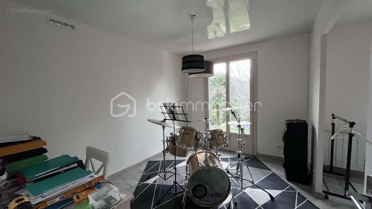 Maison à LE LARDIN-SAINT-LAZARE