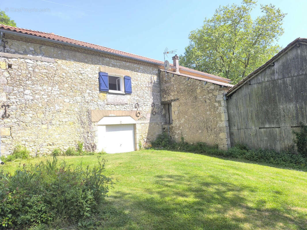 garage - Maison à CONDOM