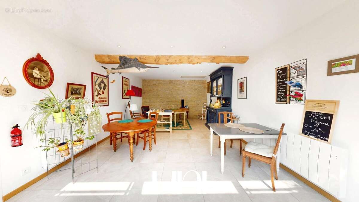 Maison à SAINTE-CROIX-SUR-MER