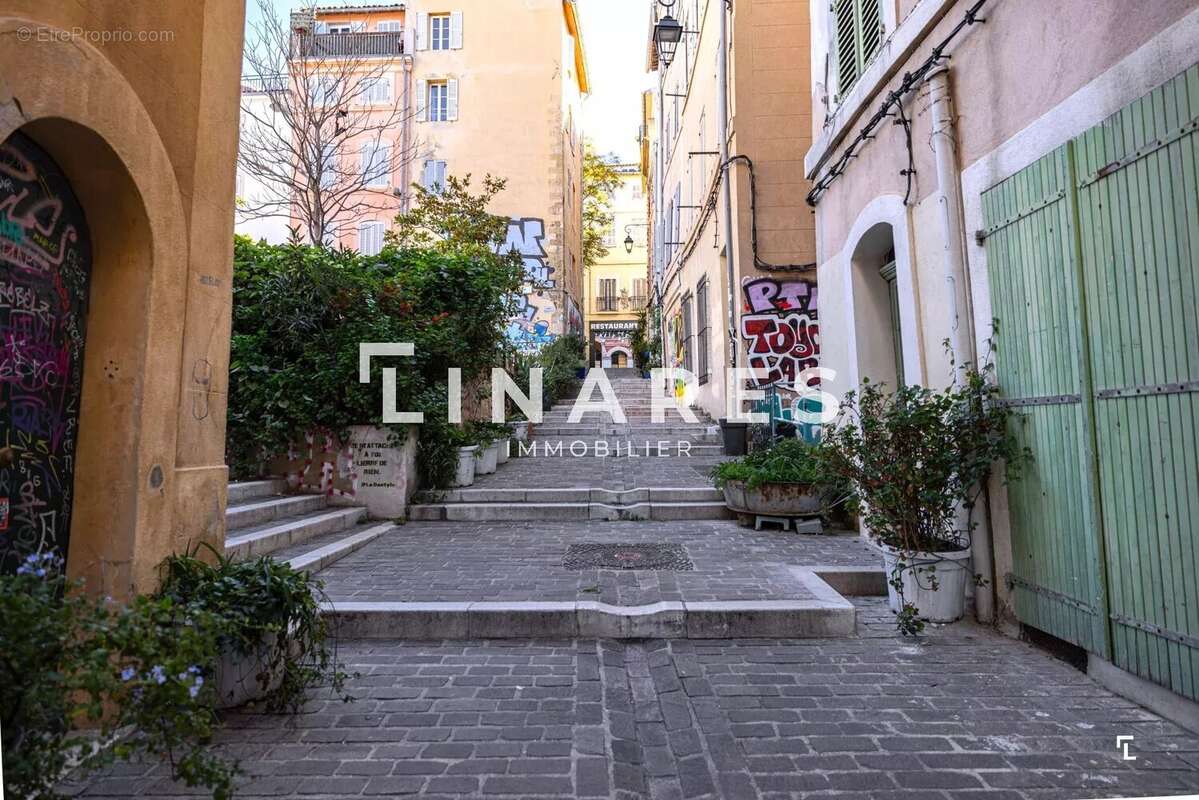 Appartement à MARSEILLE-2E