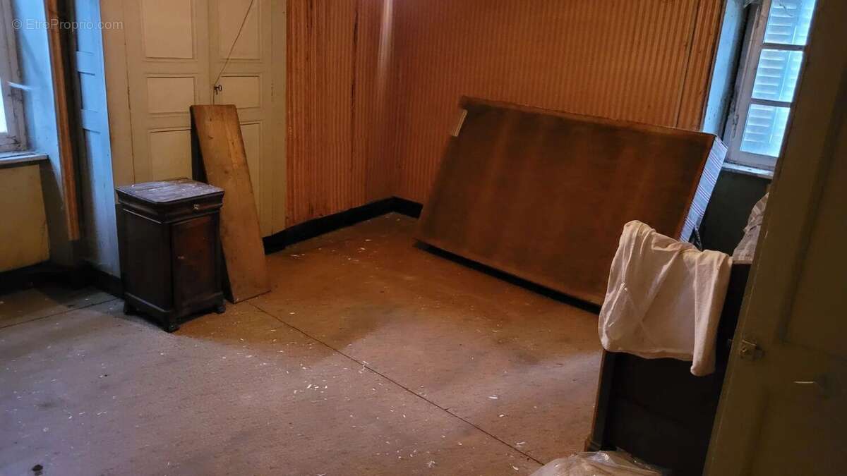 Maison à FRUGERES-LES-MINES