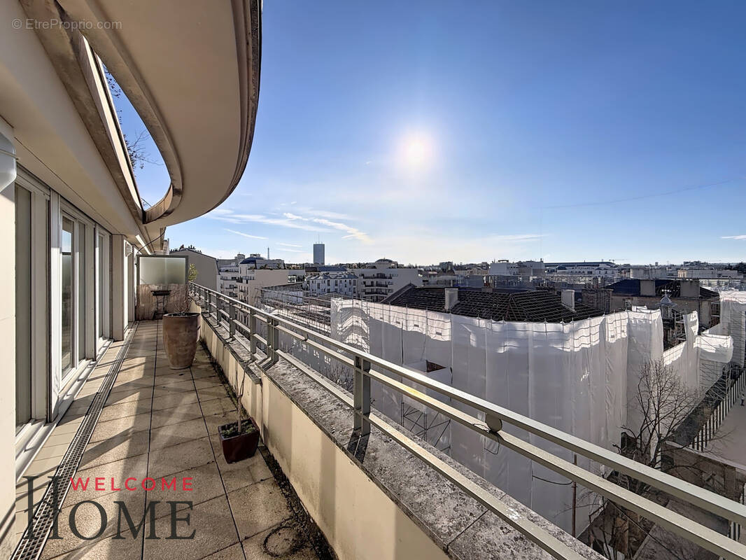 Appartement à LEVALLOIS-PERRET