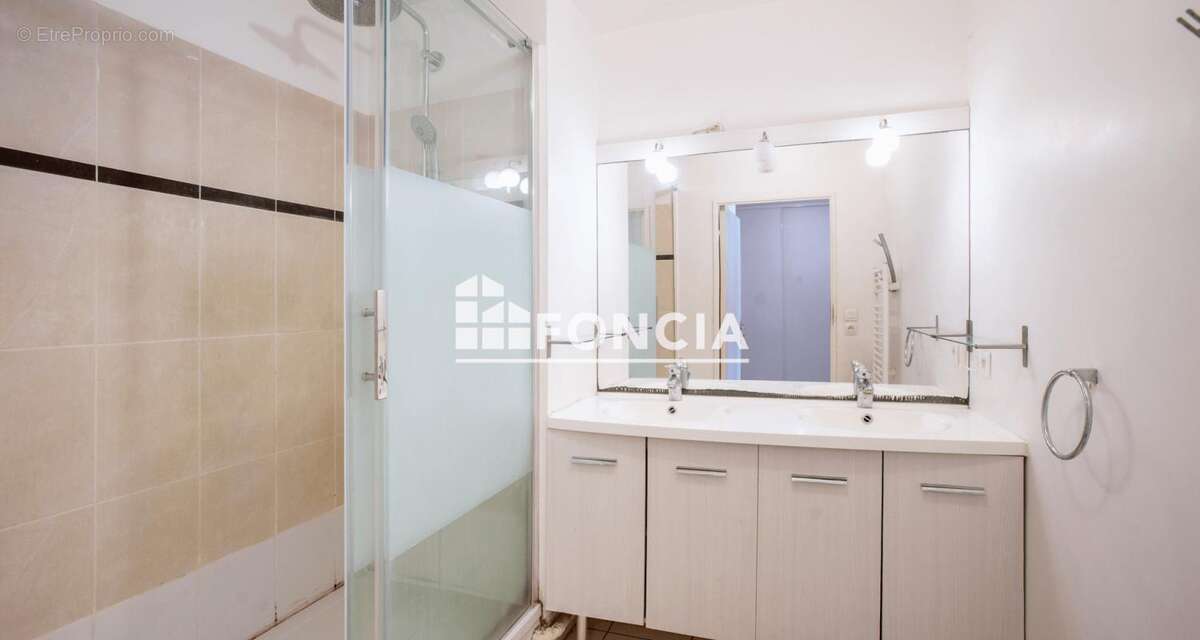 Appartement à SAINT-DENIS