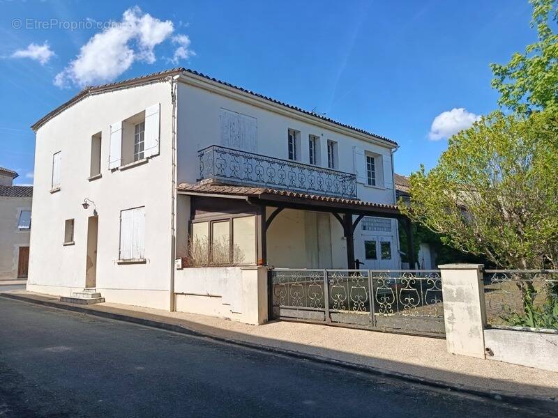 Maison à POMPORT