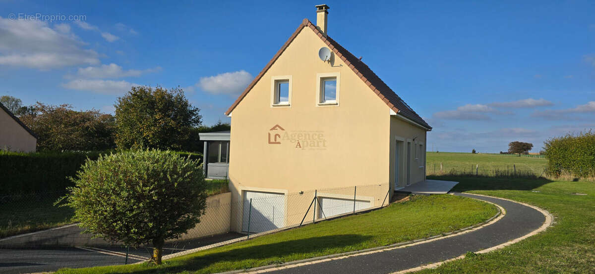Maison à POTIGNY
