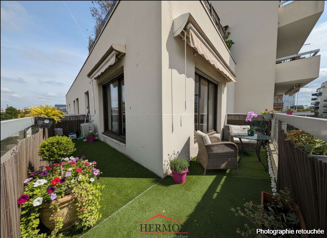 Appartement à COURBEVOIE