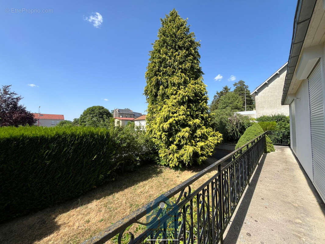 Maison à MANZAT