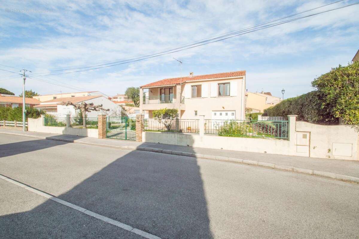 Maison à LA LONDE-LES-MAURES