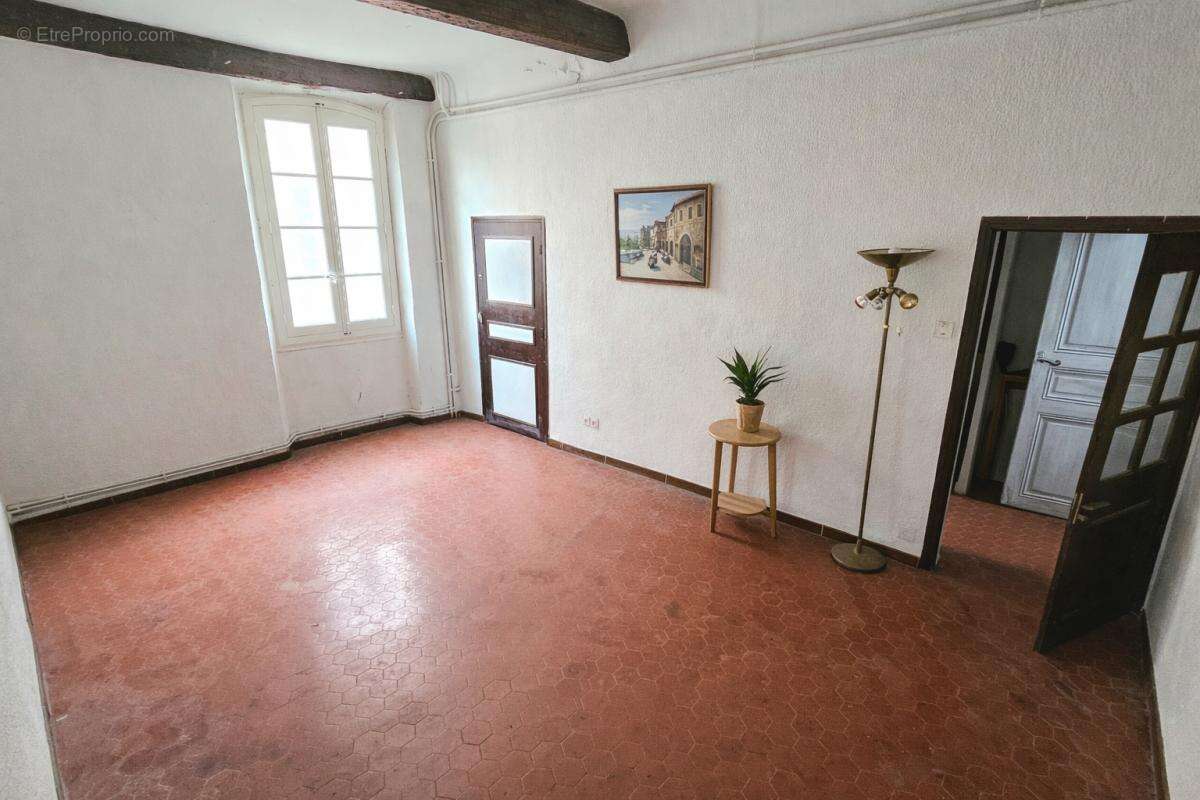 Opportunité exceptionnelle pour investisseurs : grande maison avec terrasse - photo 17