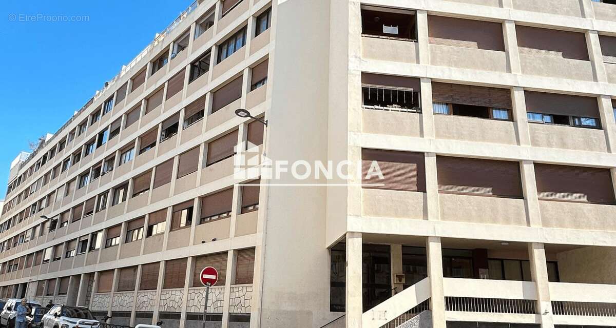 Appartement à MARSEILLE-5E