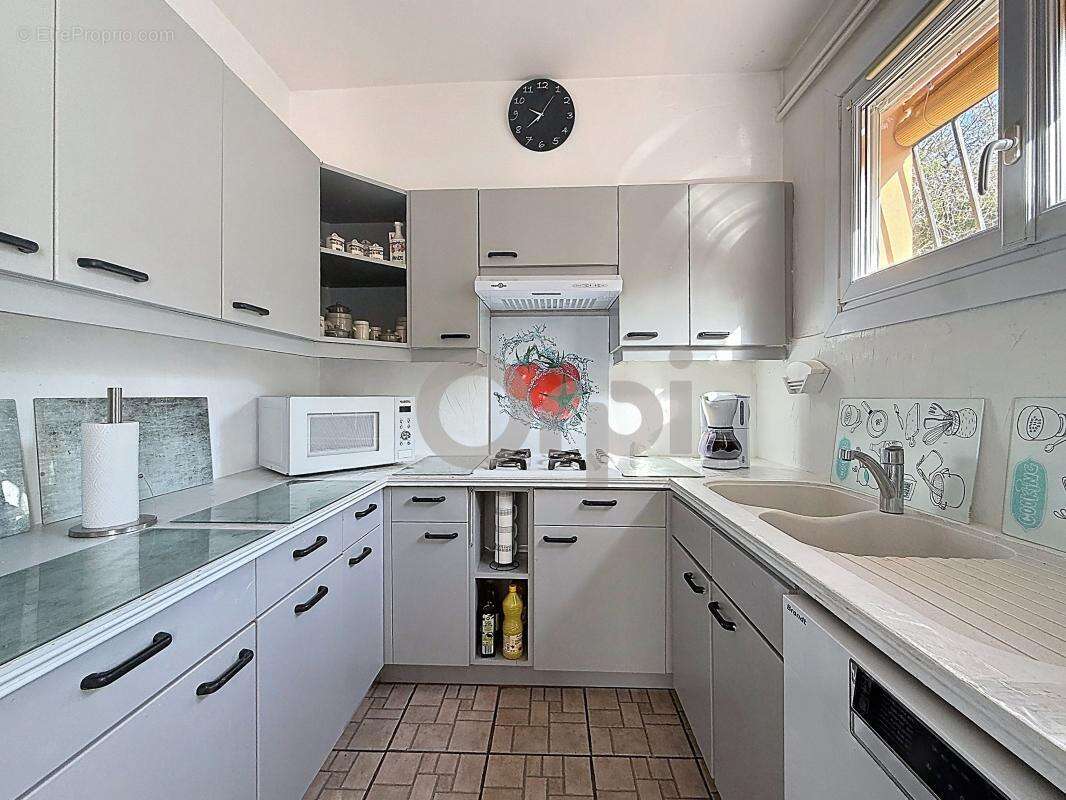 Rare à Saint-Aygulf : 2 appartements T4 sur 800 m² proche mer - photo 7
