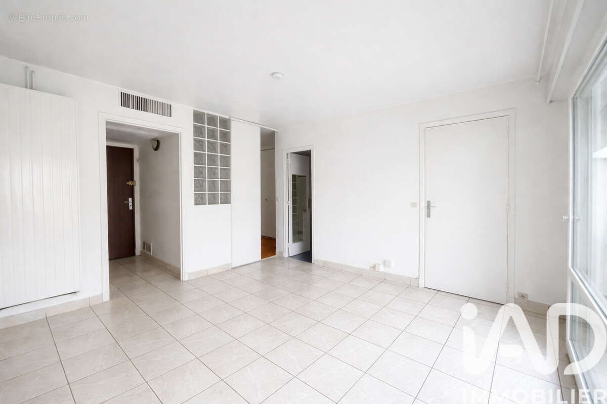 Photo 7 - Appartement à COURBEVOIE