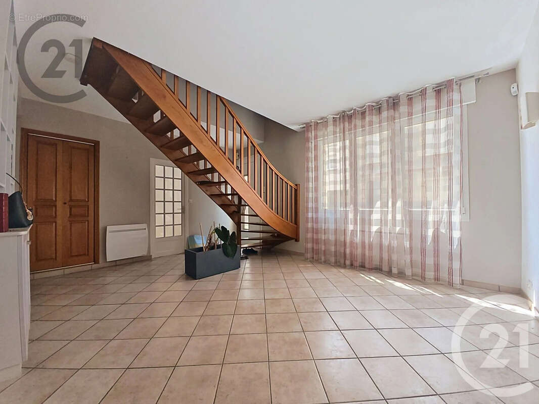 Maison 146 m² à Reims  - photo 2