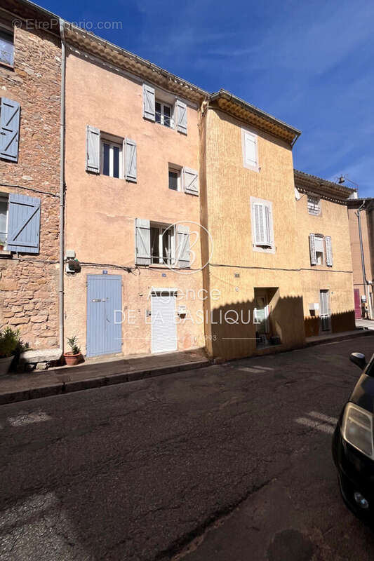 Maison à SAINT-MAXIMIN-LA-SAINTE-BAUME
