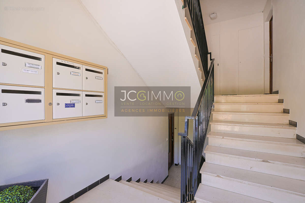 Appartement T4 Centre-Ville - 87,10 m2 Carrez - Balcon - Grand Garage - Calme-Sans vis à vis - photo 14