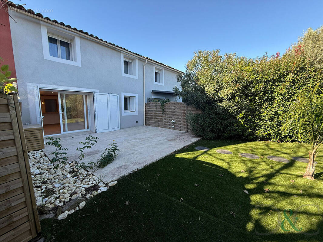 Appartement à BORMES-LES-MIMOSAS