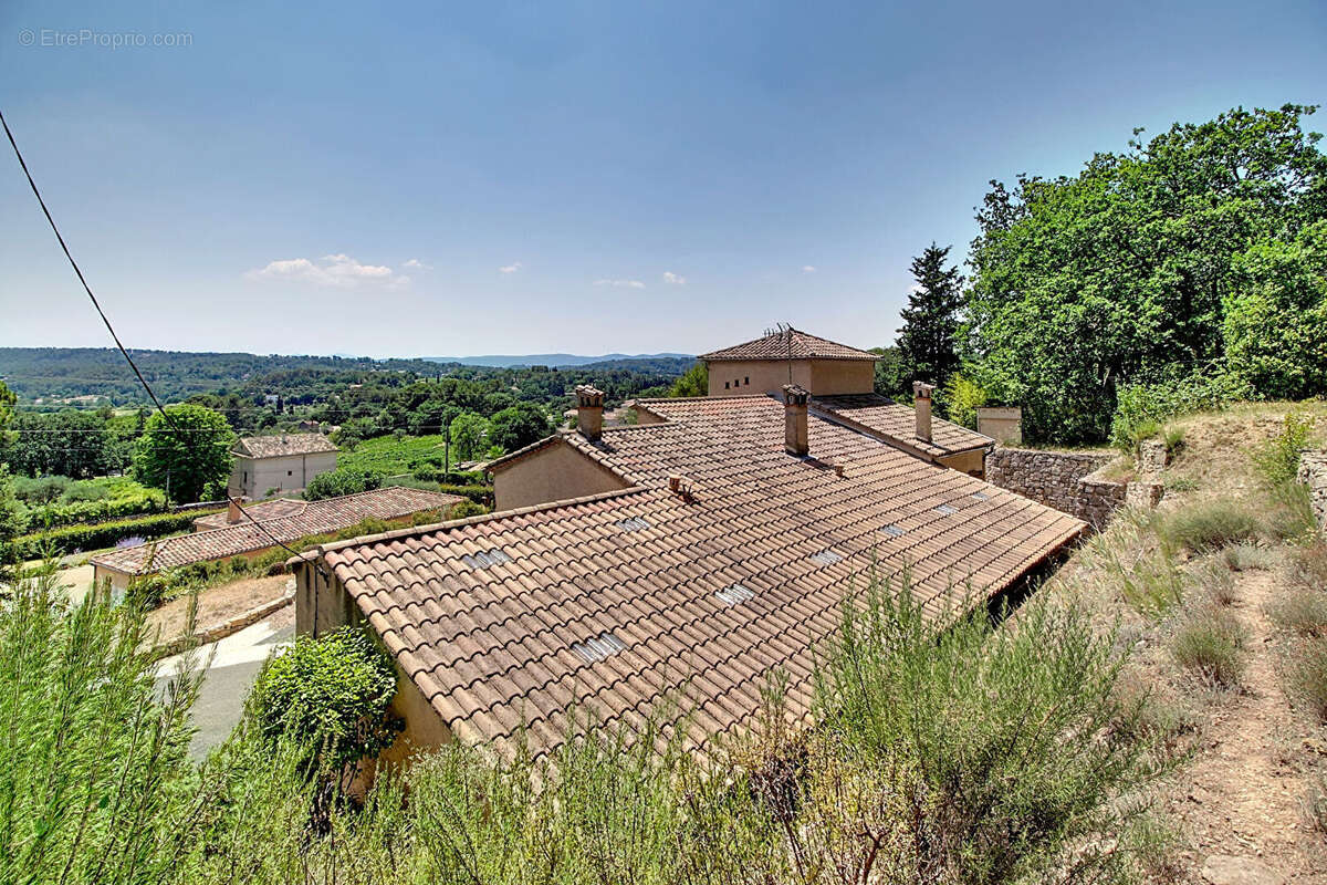 À vendre en exclusivité - lorgues - maison à fort potentiel de 83m²  avec une vue dominante et très grand garage 65m² - photo 16
