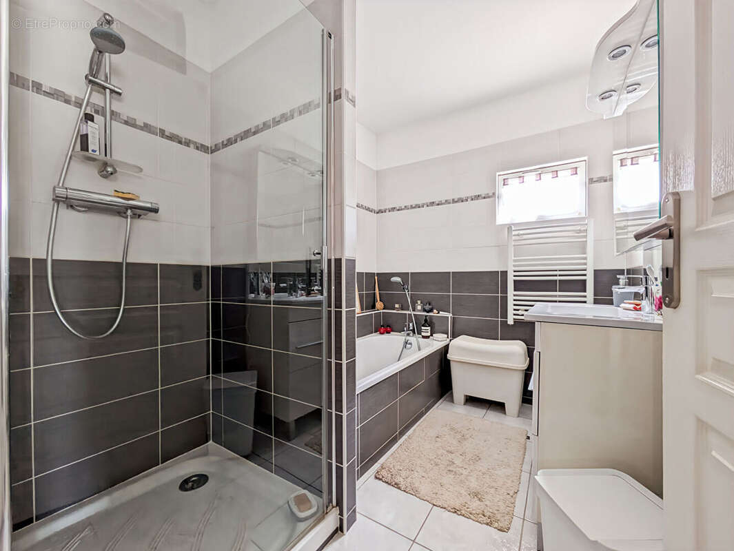 Maison à LE TRONCHET