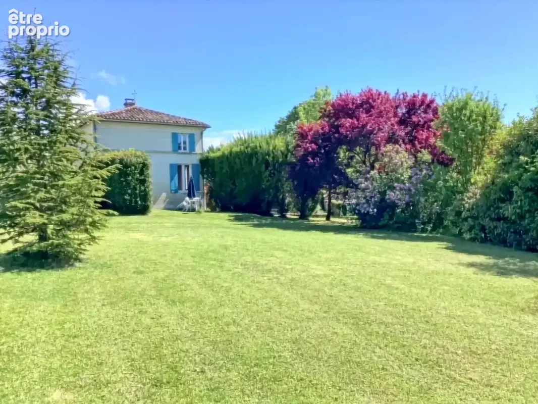 Propriété du 19e - deux logements indépendants - piscine et terrain de 1,1 ha – estuaire de la gironde. - photo 15