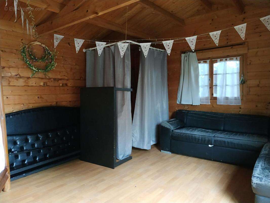 Maison à LA CHAPELLE-BASSE-MER