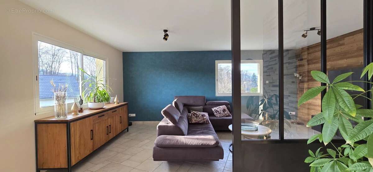 Maison à CHALLES-LES-EAUX