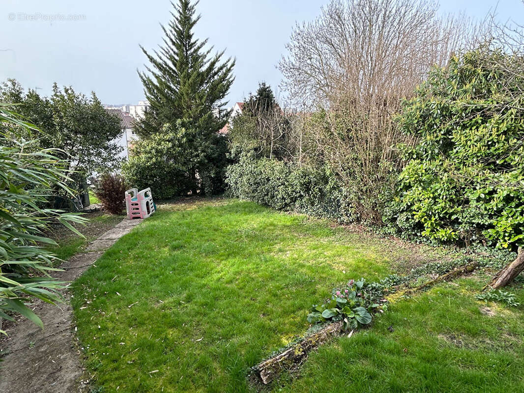 Maison à L'HAY-LES-ROSES