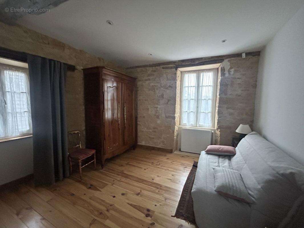 Maison à NADAILLAC-DE-ROUGE