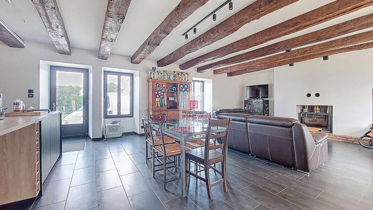 Maison à ROUFFIGNAC-SAINT-CERNIN-DE-REILHAC