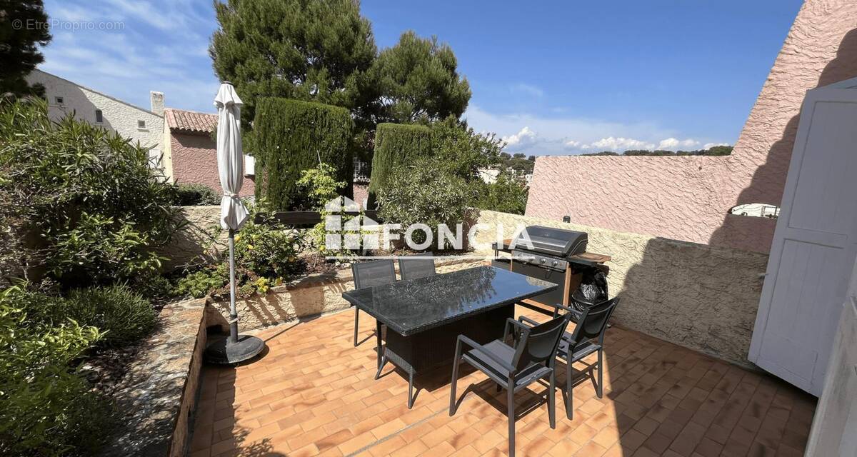 Appartement à SAINT-CYR-SUR-MER