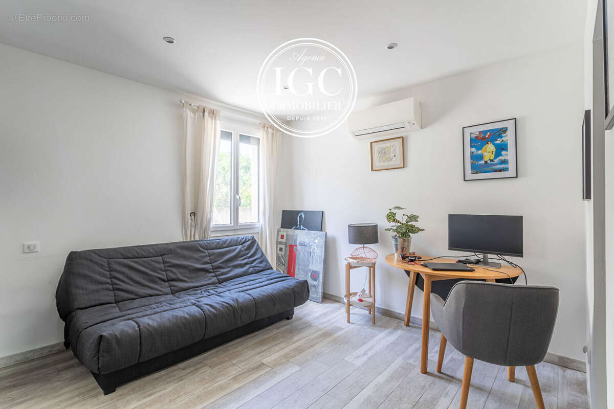 A VENDRE _ Très bel appartement de 68.87 m² avec jardin et terrasse , et garage proche mer à Carry-le-Rouet - photo 12