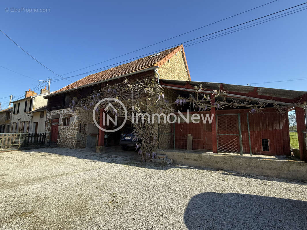 Maison à LE VAL-SAINT-PERE