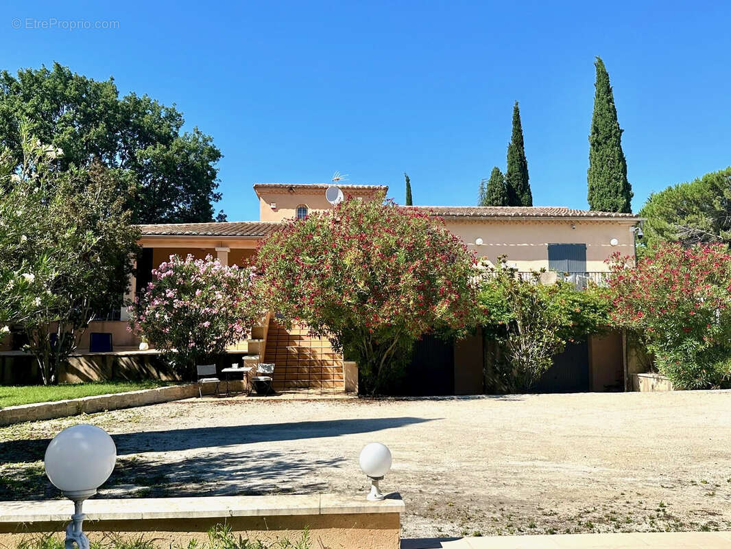 Maison à SUZE-LA-ROUSSE