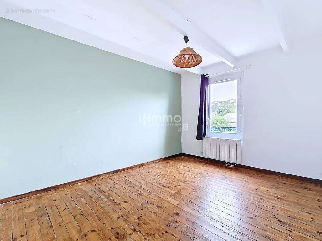 Maison à PONT-DE-BUIS-LES-QUIMERCH