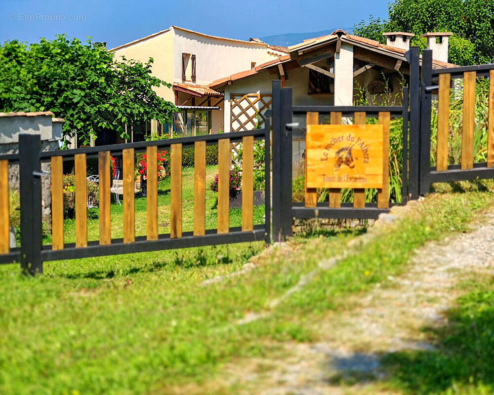 Maison à TOUET-DE-L'ESCARENE