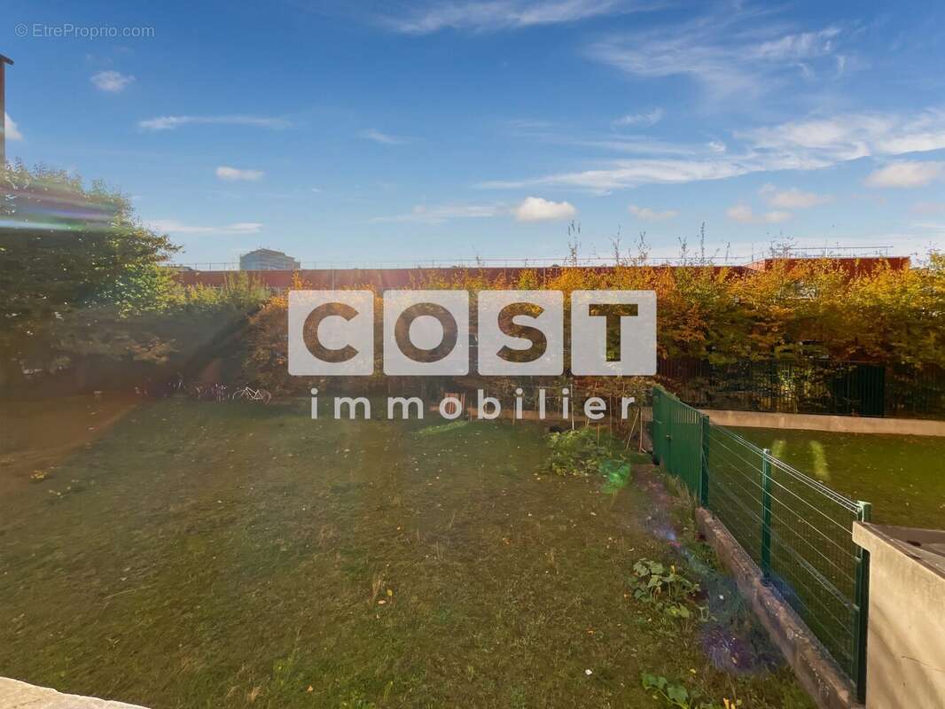 Appartement à LA GARENNE-COLOMBES