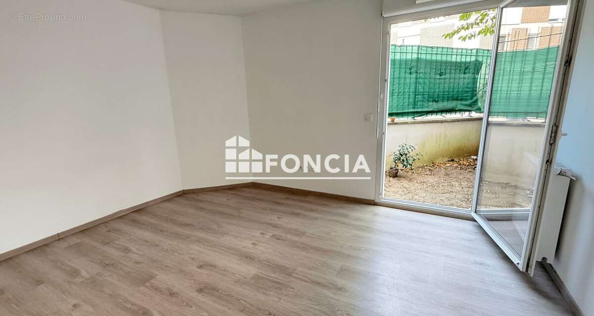 Appartement deux-pièces - Rocade de la Croix Saint-Georges - photo 5