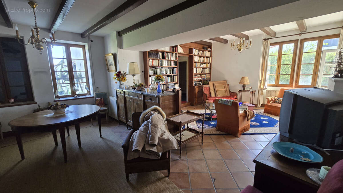 Maison à CROIX-CHAPEAU