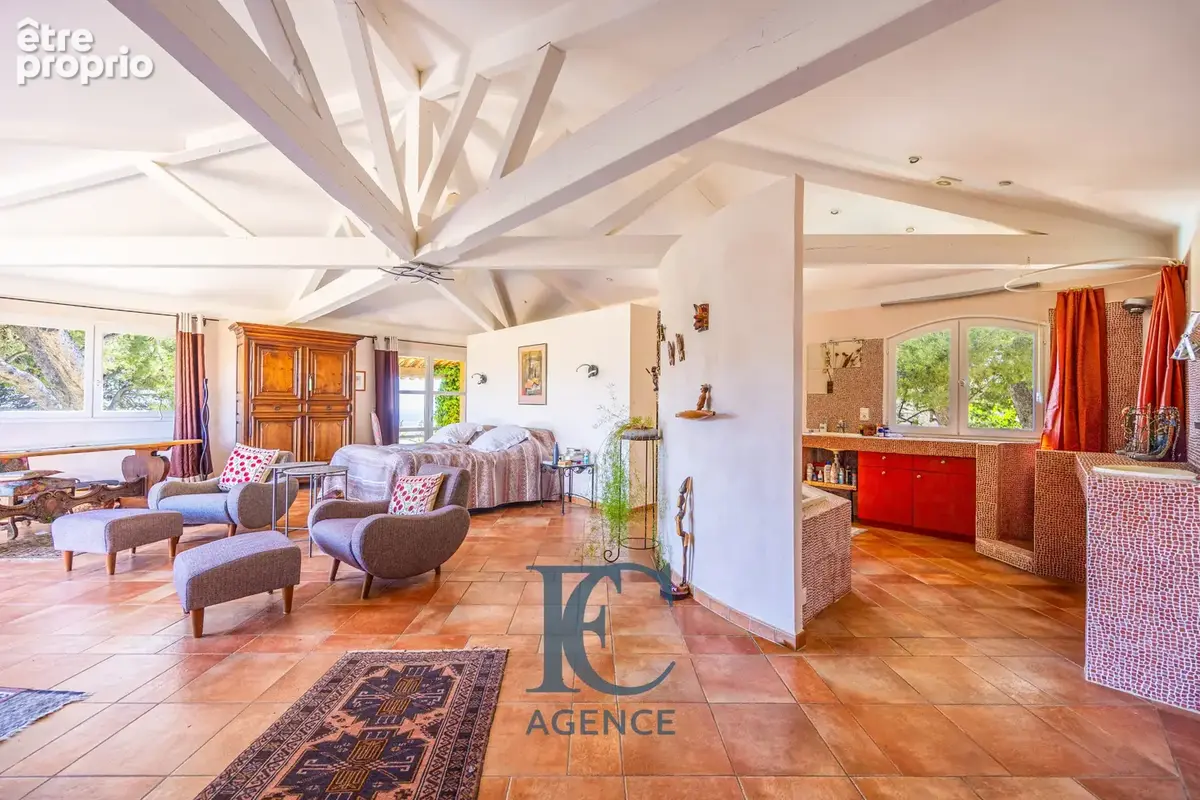 Propriété d'exception de 275 m2 à Super Cassis - photo 7