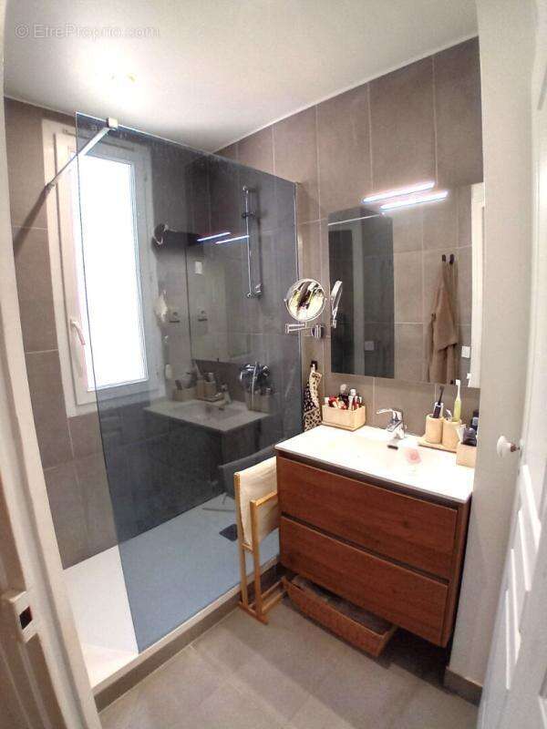Appartement Haussmannien 75 m² traversant,  Balcons, ascenseur, chambre de service au 8 étage - photo 6