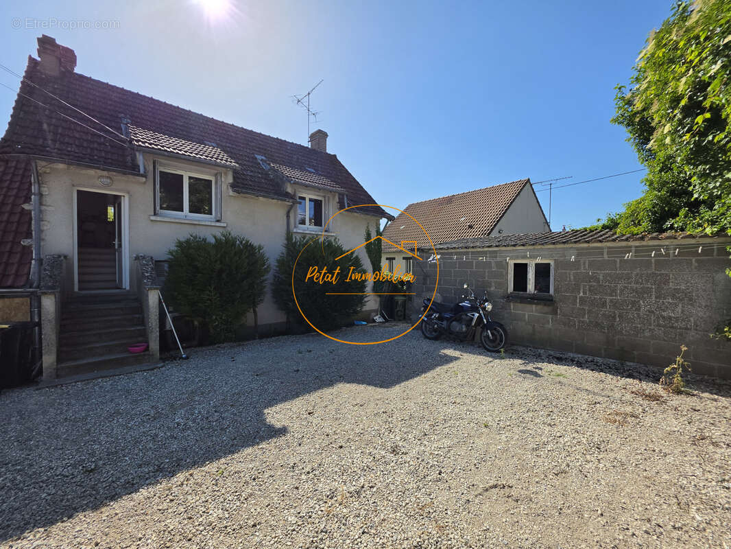 Appartement à SAINT-AY