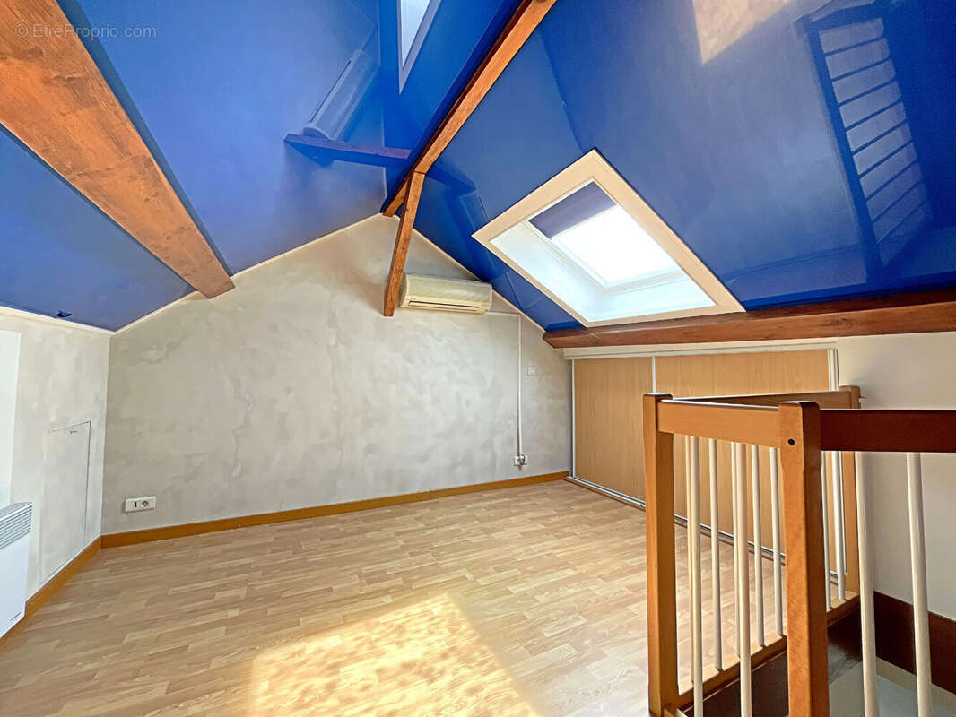 À vendre : Appartement spacieux de 4 pièces à COURCY ! - photo 7