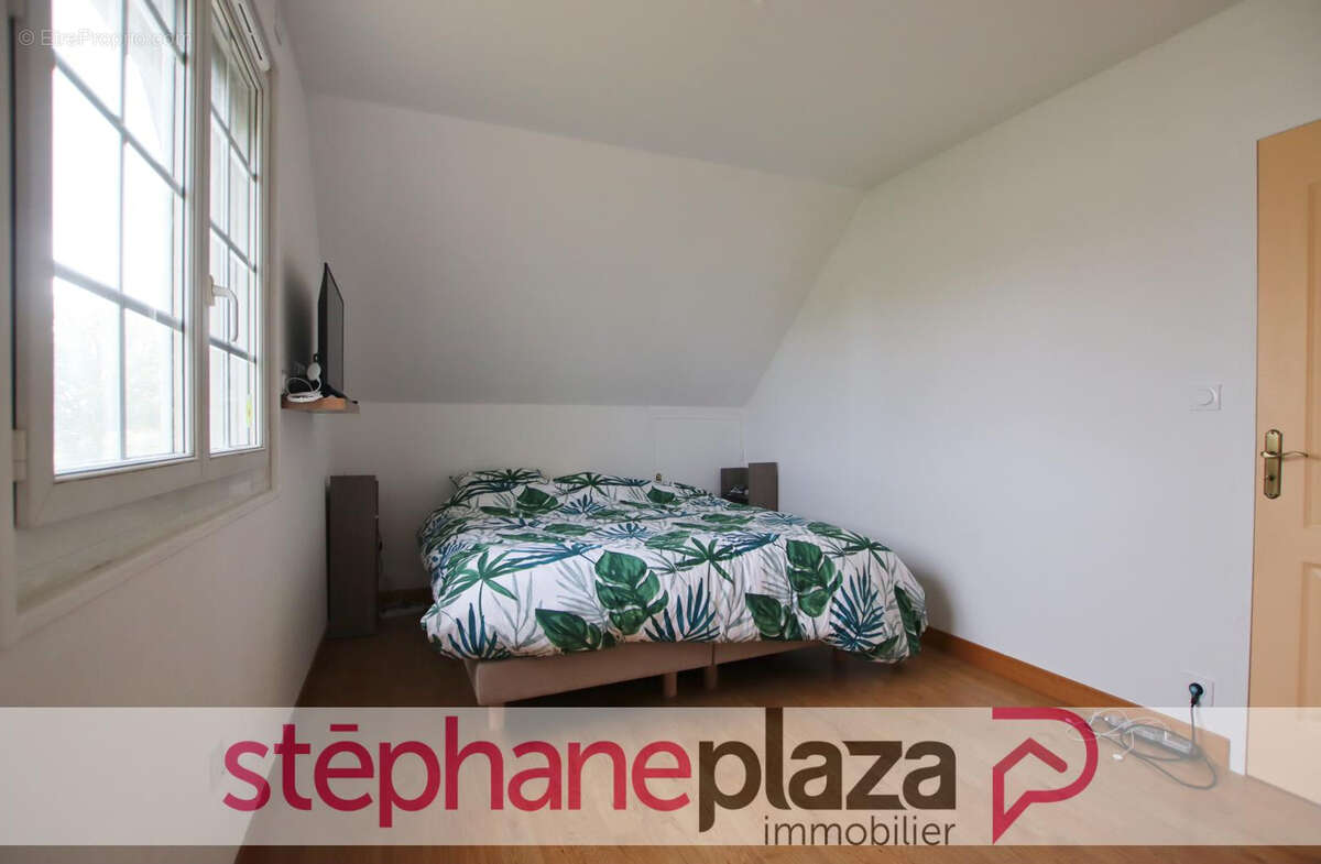 Maison à ARGENTRE-DU-PLESSIS