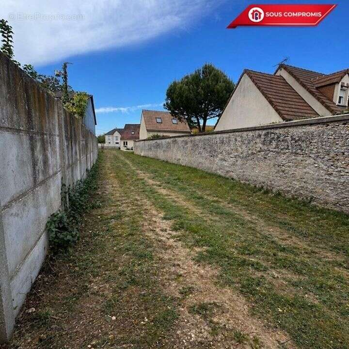 Terrain à PUSSAY