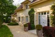 Maison à LUGNY-LES-CHAROLLES