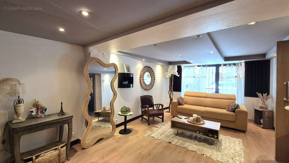 Maison 220 m² à Pouzolles  - photo 9