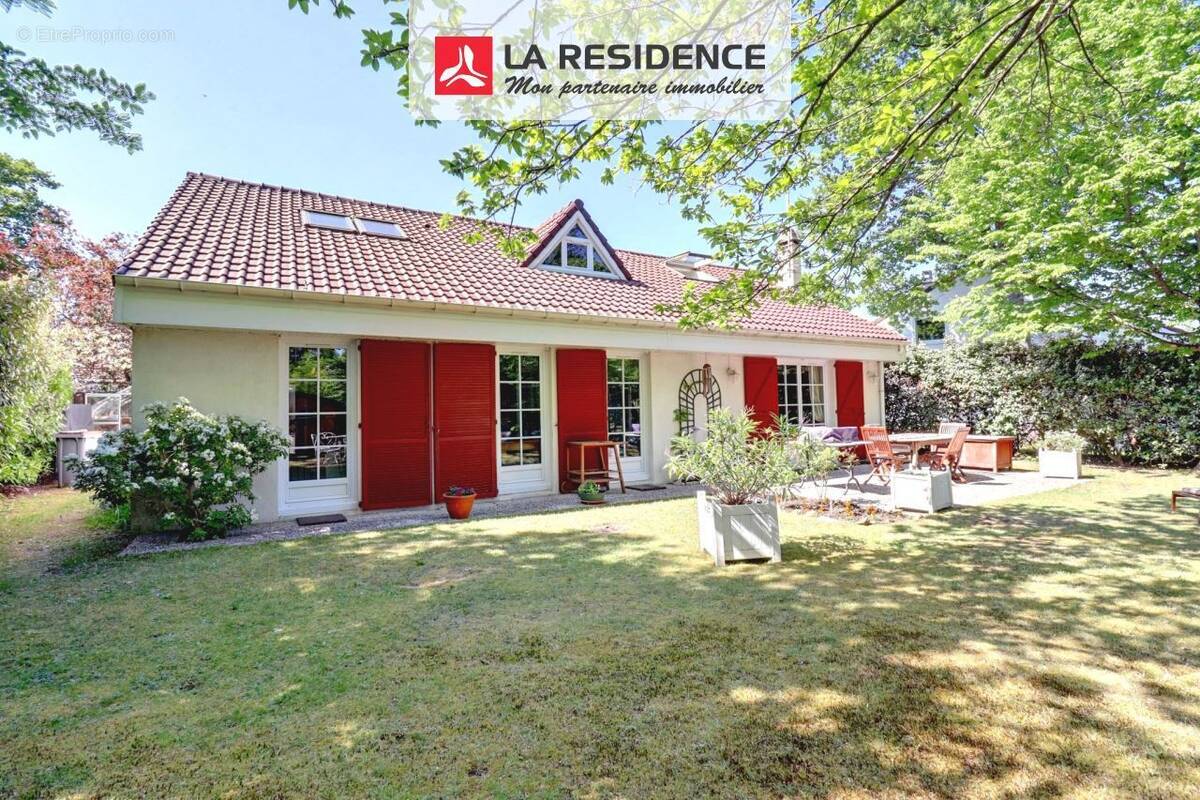 Maison à VERNEUIL-SUR-SEINE