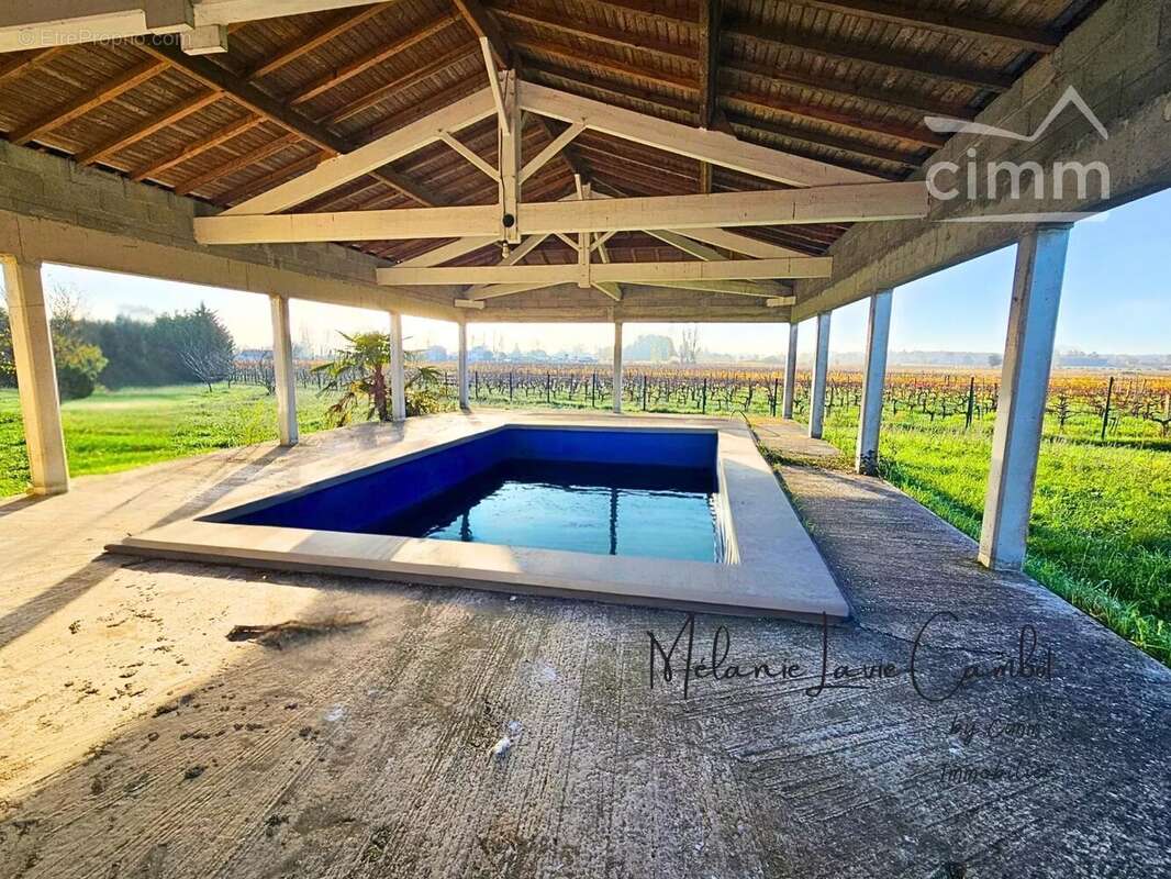 Maison à SAINT-CHRISTOLY-DE-BLAYE