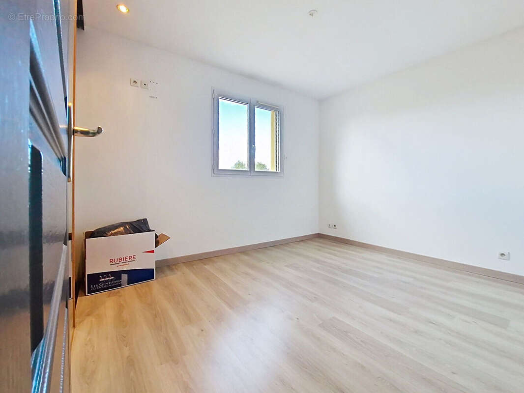 Maison à BOISSET-LES-MONTROND