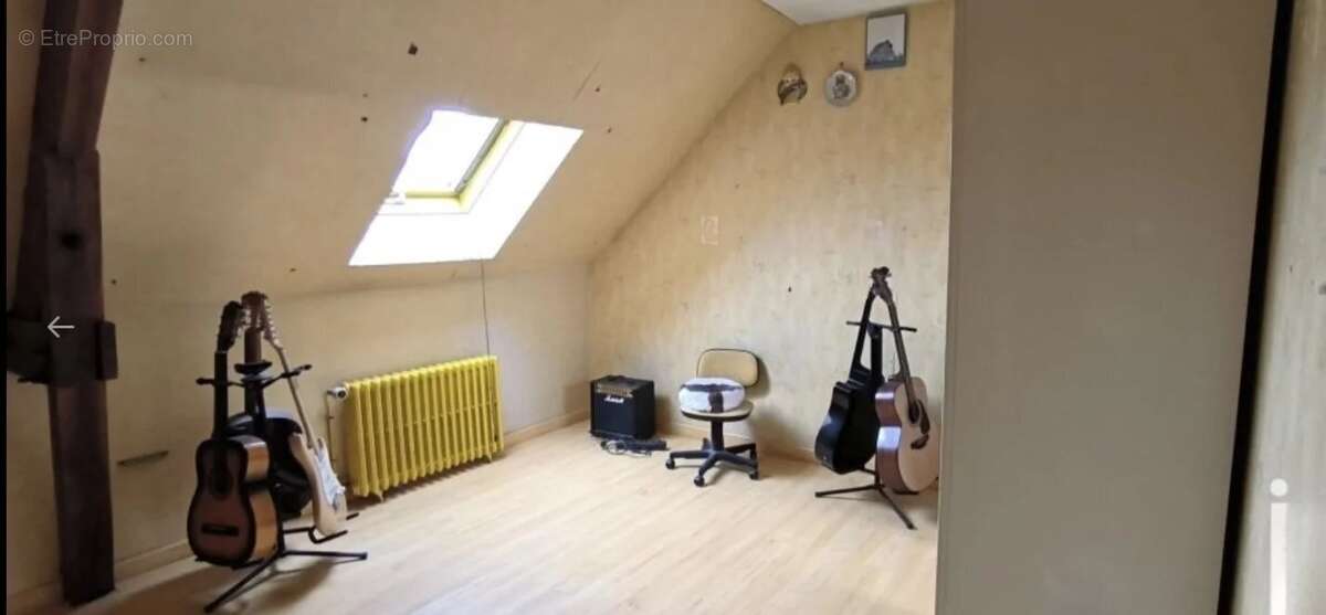 Maison à BRIENON-SUR-ARMANCON