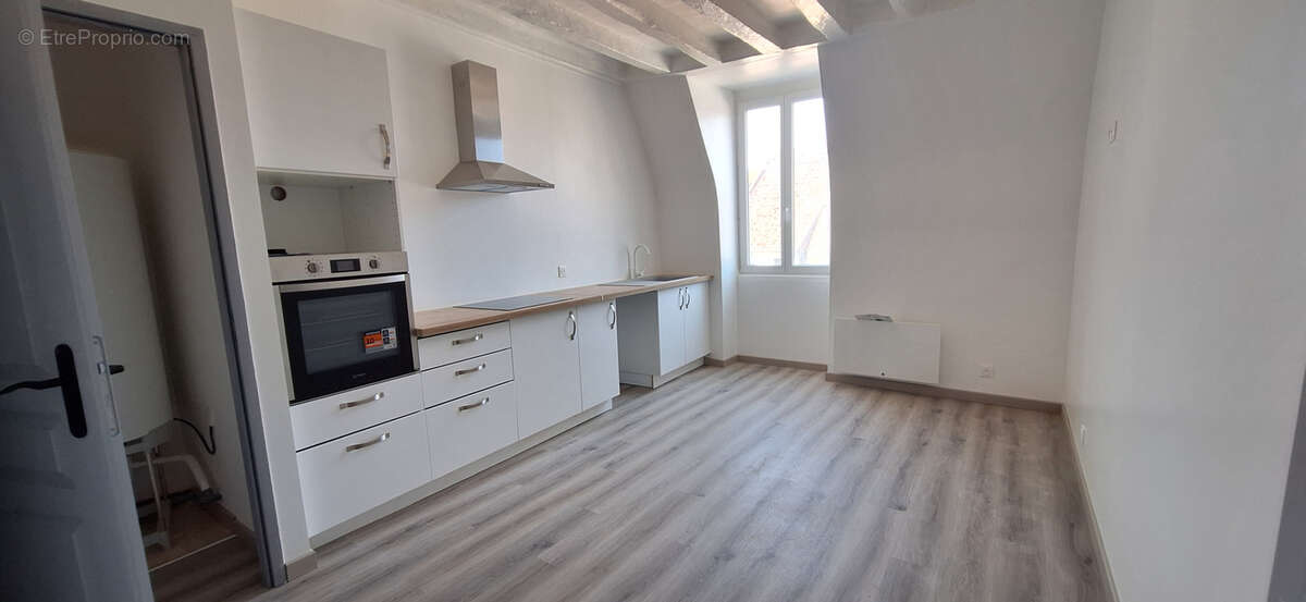 Appartement à VILLENEUVE-L'ARCHEVEQUE